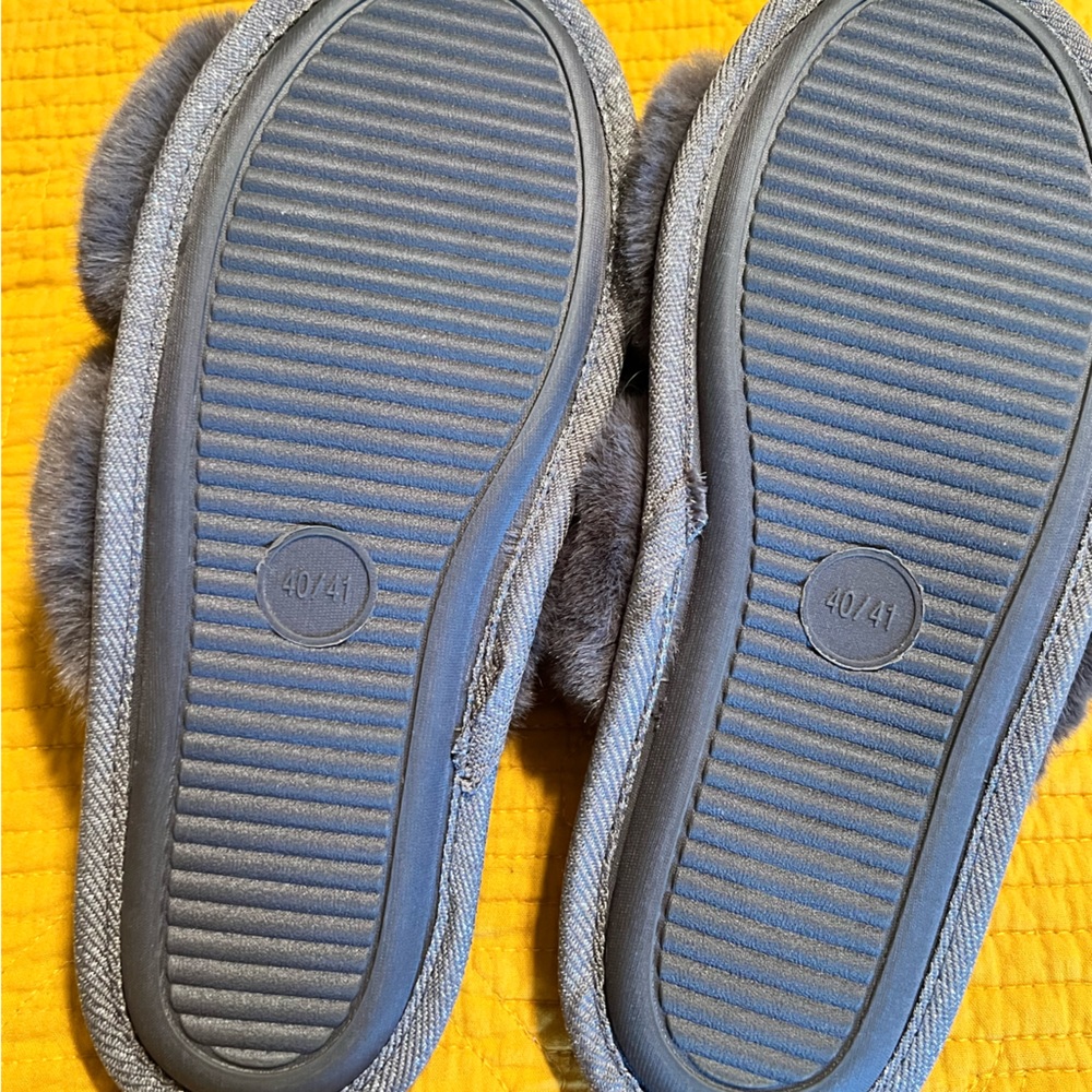 Fuzzy Slippers. - Picture 3 of 3